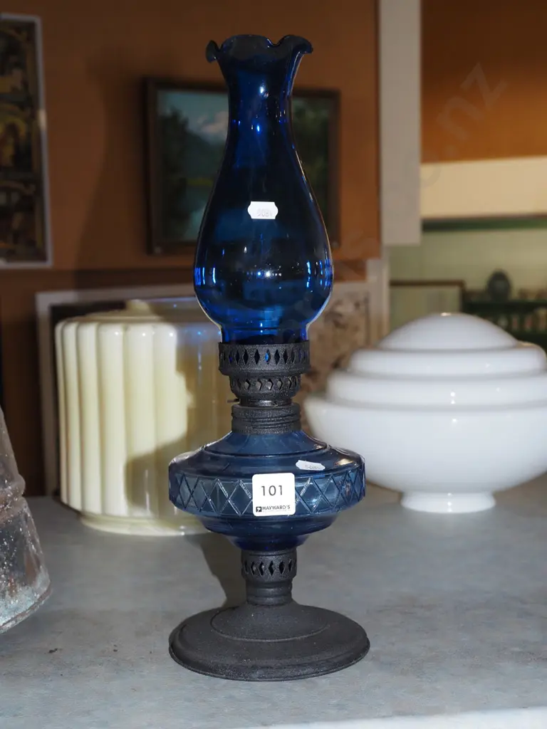 blue glass kerosene lantern H385 Image 1++