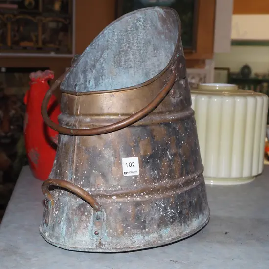 brass coal scuttle - some tarnishing 