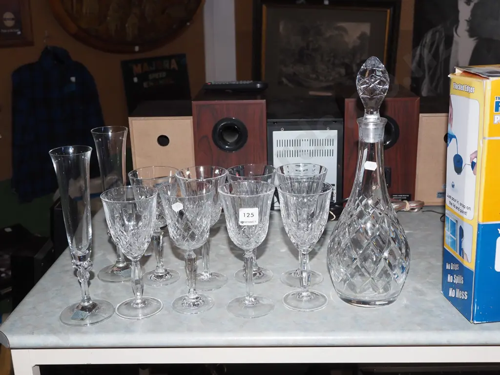 cut crystal decanter, 8x wine and 2x champagne glasses Image 1++