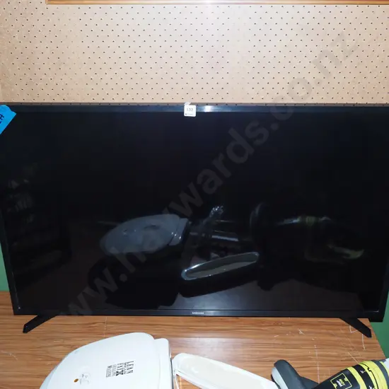 Samsung 43" TV on stand 