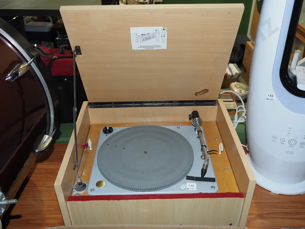 vintage B&O / Bang & Olufsen Typ 42 VF turntable in mdf faux wood veneer case Image 1++