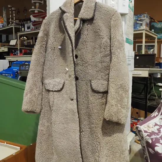 ladies sheepskin jacket - size unknown