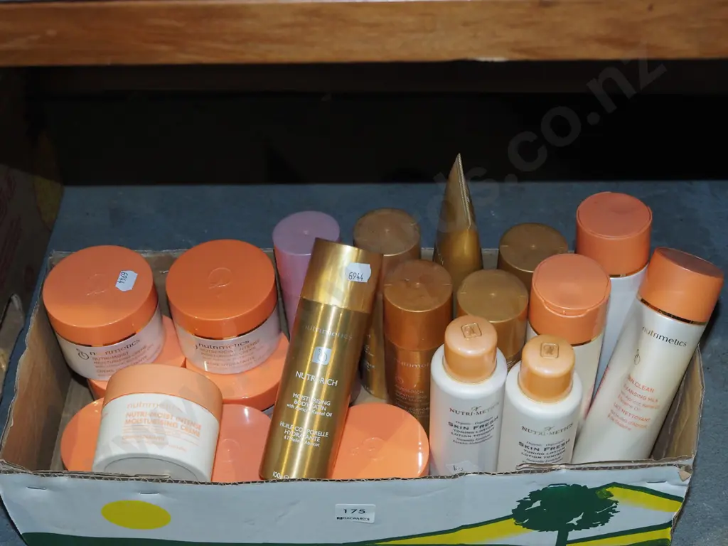 box; various moisturisers, toning lotions Image 1++