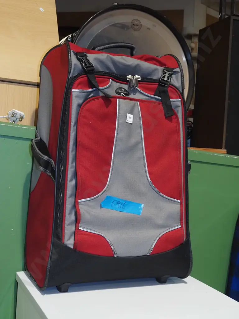 Samsonite soft shell suitcase Image 1++