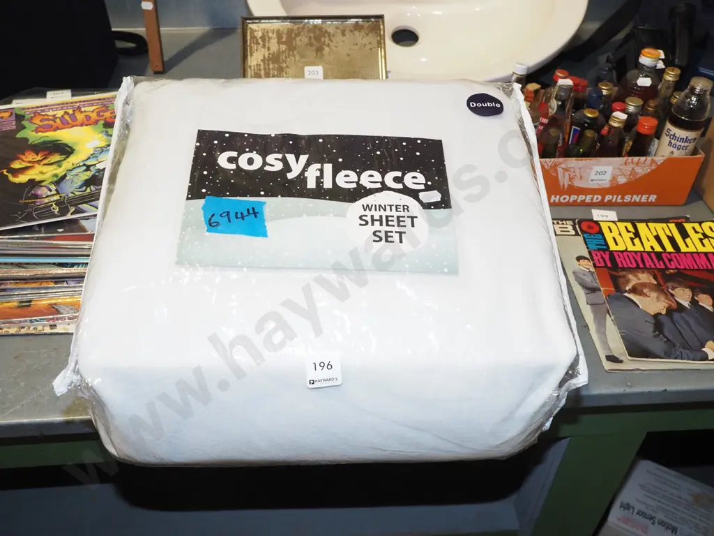 Cosy Fleece double bed sheet set Image 1++