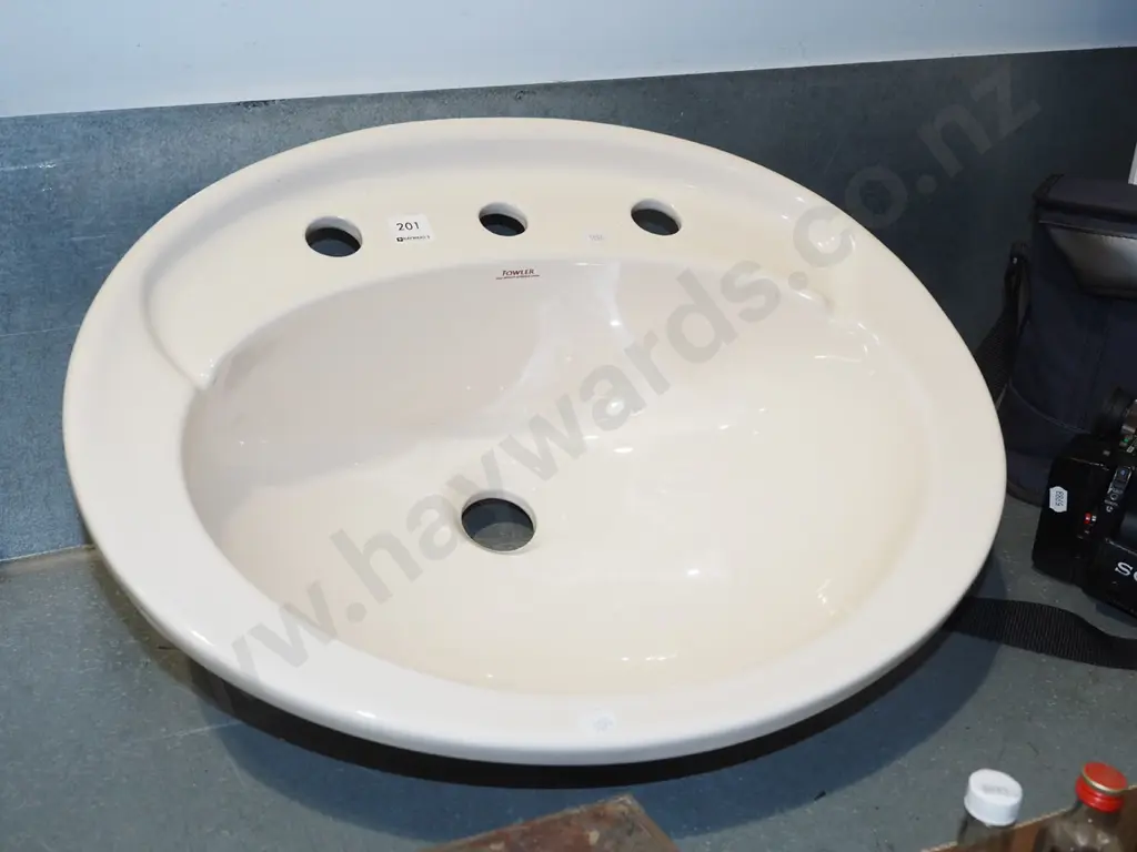 Fowler ceramic bathroom sink Image 1++