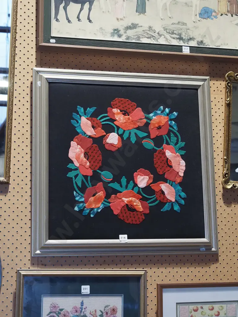 framed patchwork picture - poppies Image 1++