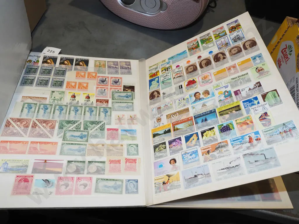 3x stamp albums Image 1++