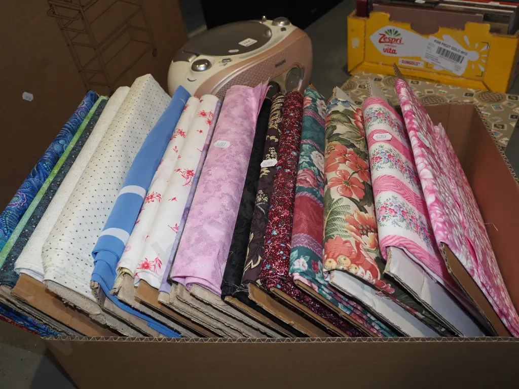 box of fabric pieces Image 1++