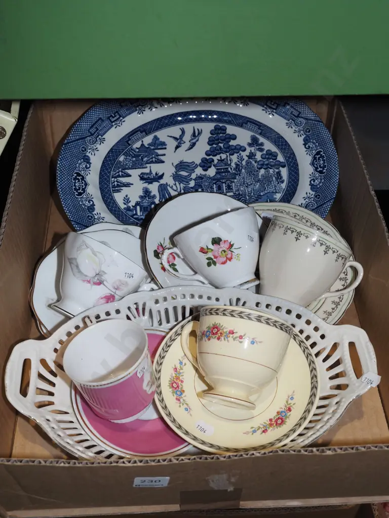 box; willow pattern ashet, cups, saucers etc Image 1++