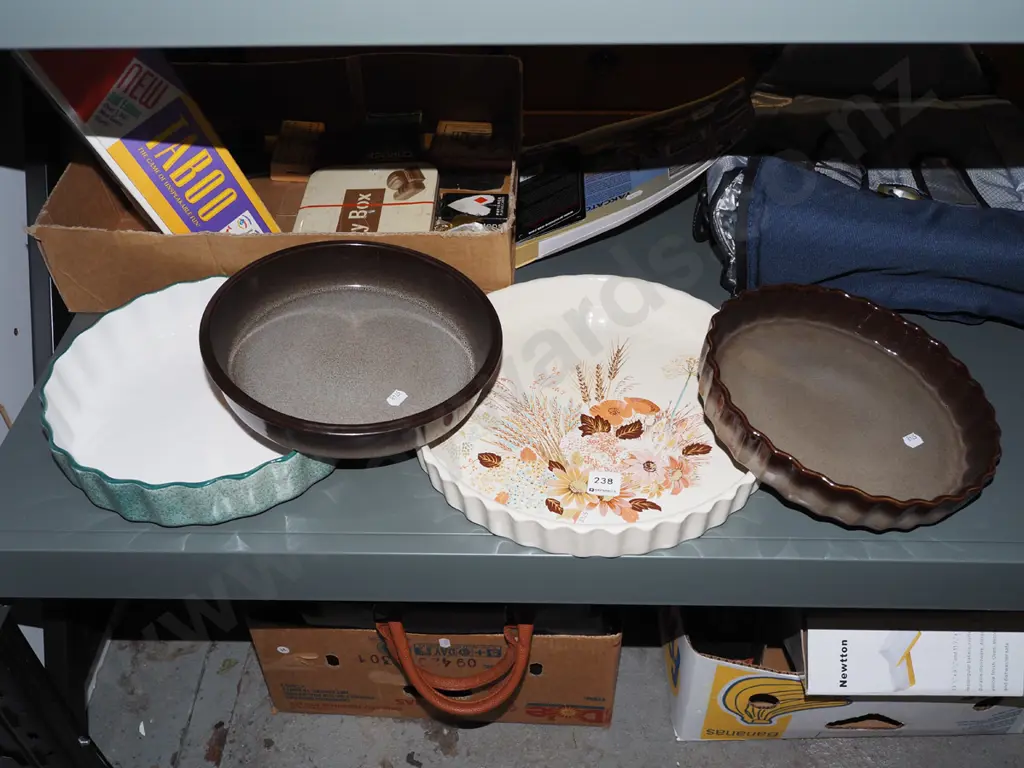 4x assorted stoneware baking dishes Image 1++