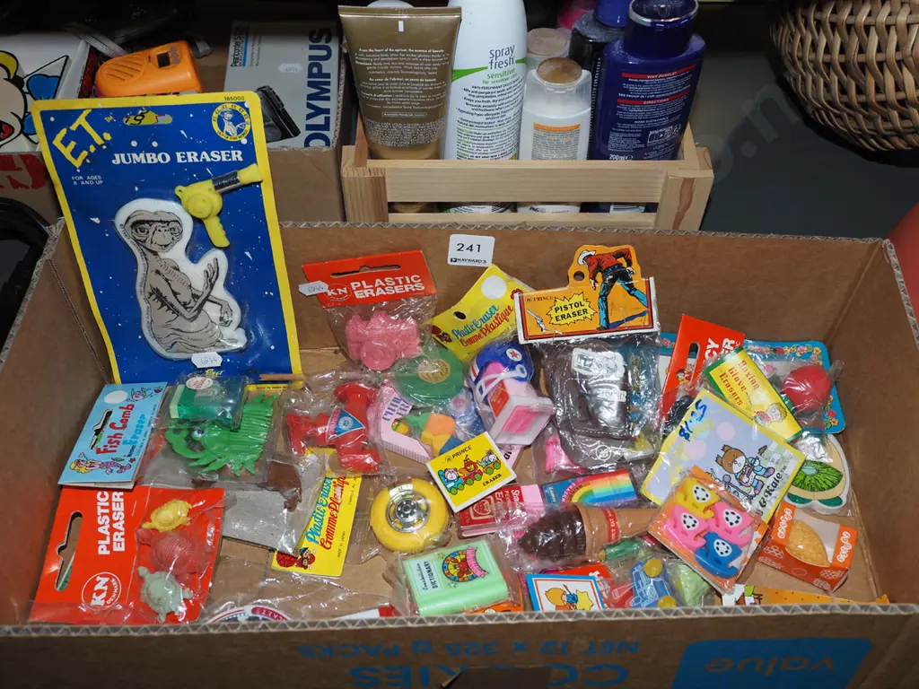 box; various rubbers/erasers Image 1++