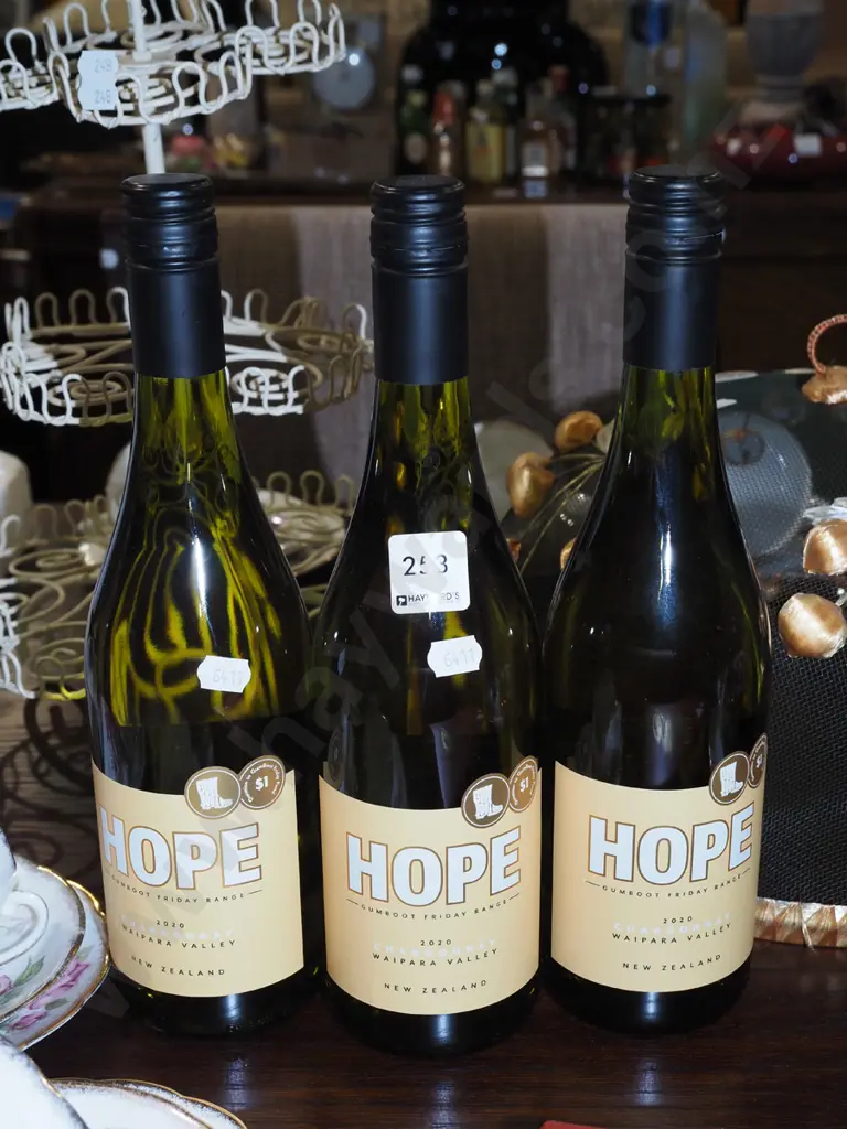 3x Hope chardonnay 2020 Image 1++