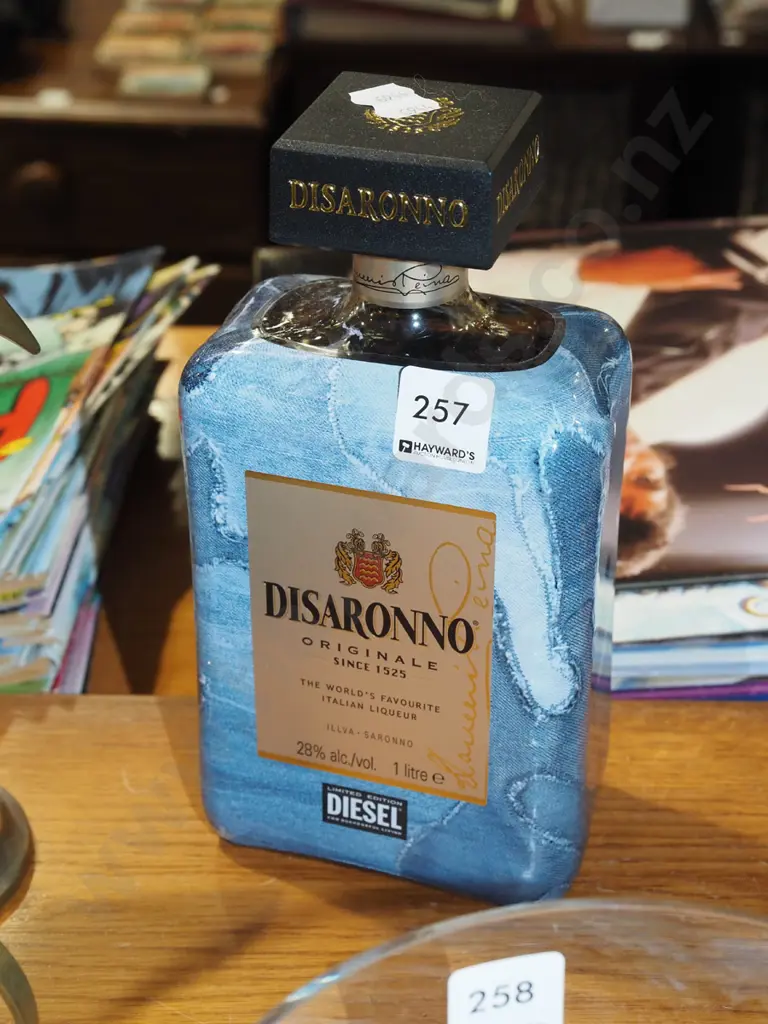 1L bottle of Disaronno liqueur Image 1++