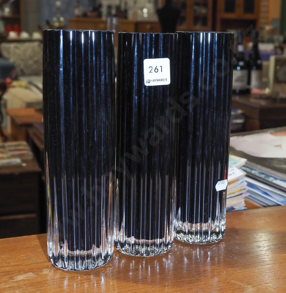 3x cylindrical dark glass vases H230 Image 1++