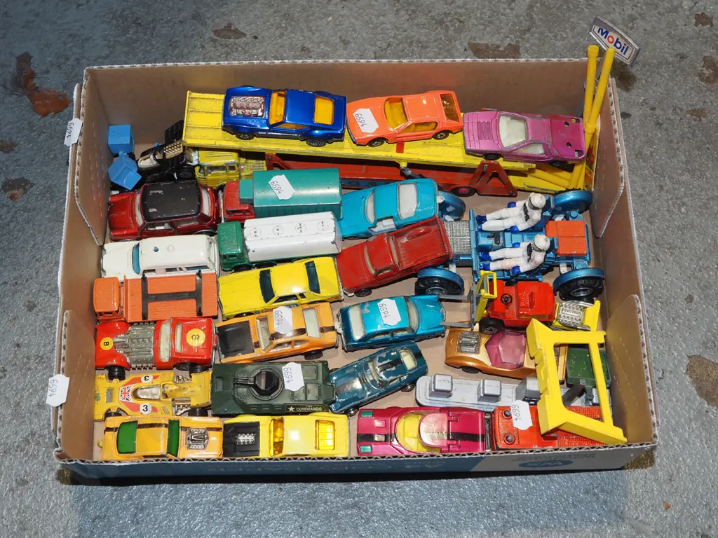 tray of model vehicles Image 1++