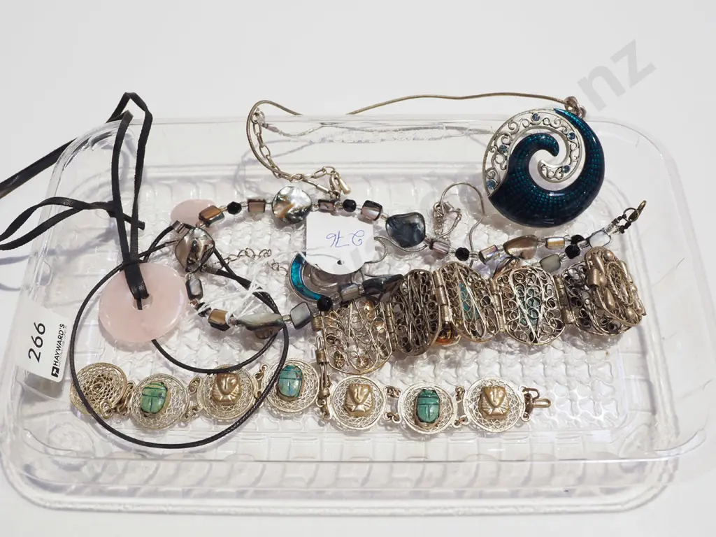 tray of costume jewellery Image 1++