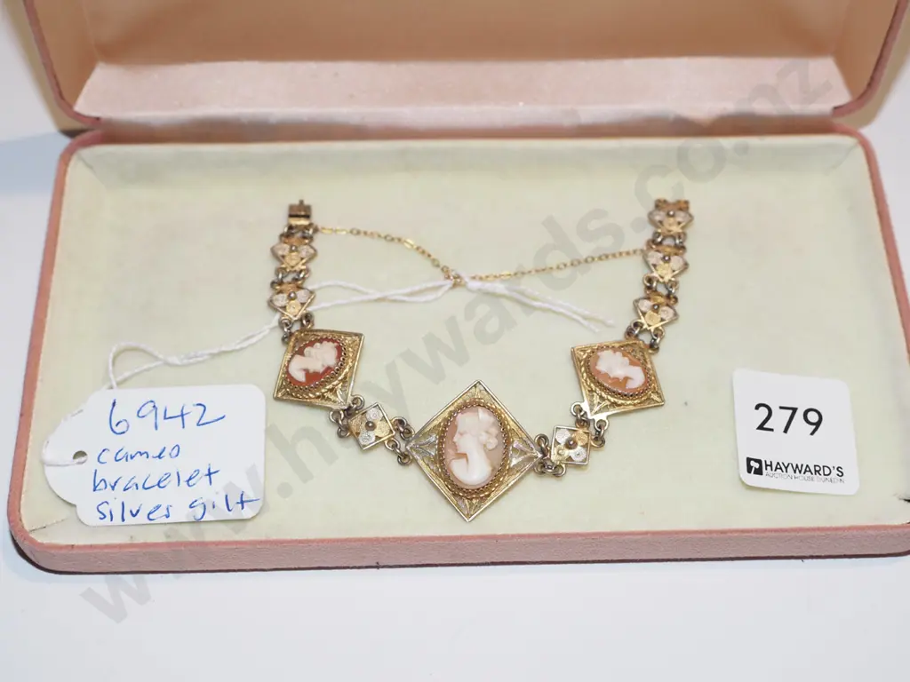 silver gilt cameo bracelet Image 1++