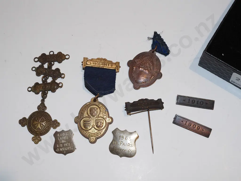 tray of badges & medals Image 1++