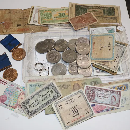 tray of banknotes, coins, medals & dress rings
