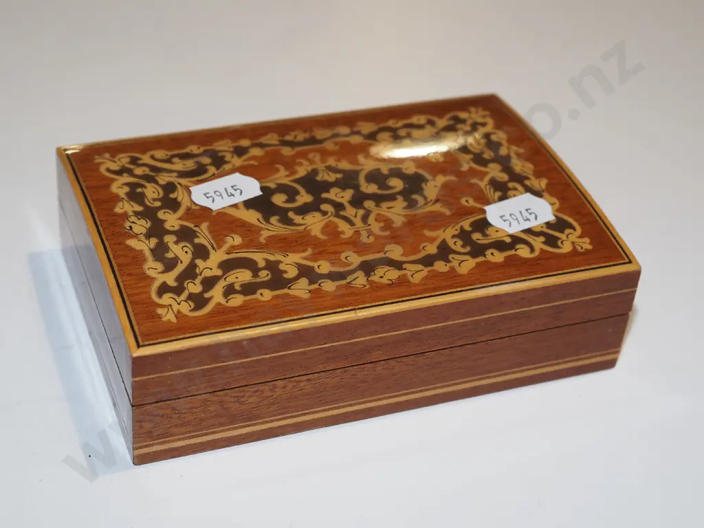 wooden trinket box of coins Image 1++