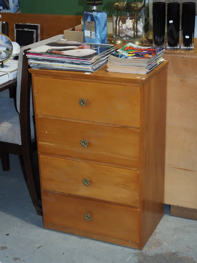 rimu 4 drawer chest H860 W570 D365 Image 1++