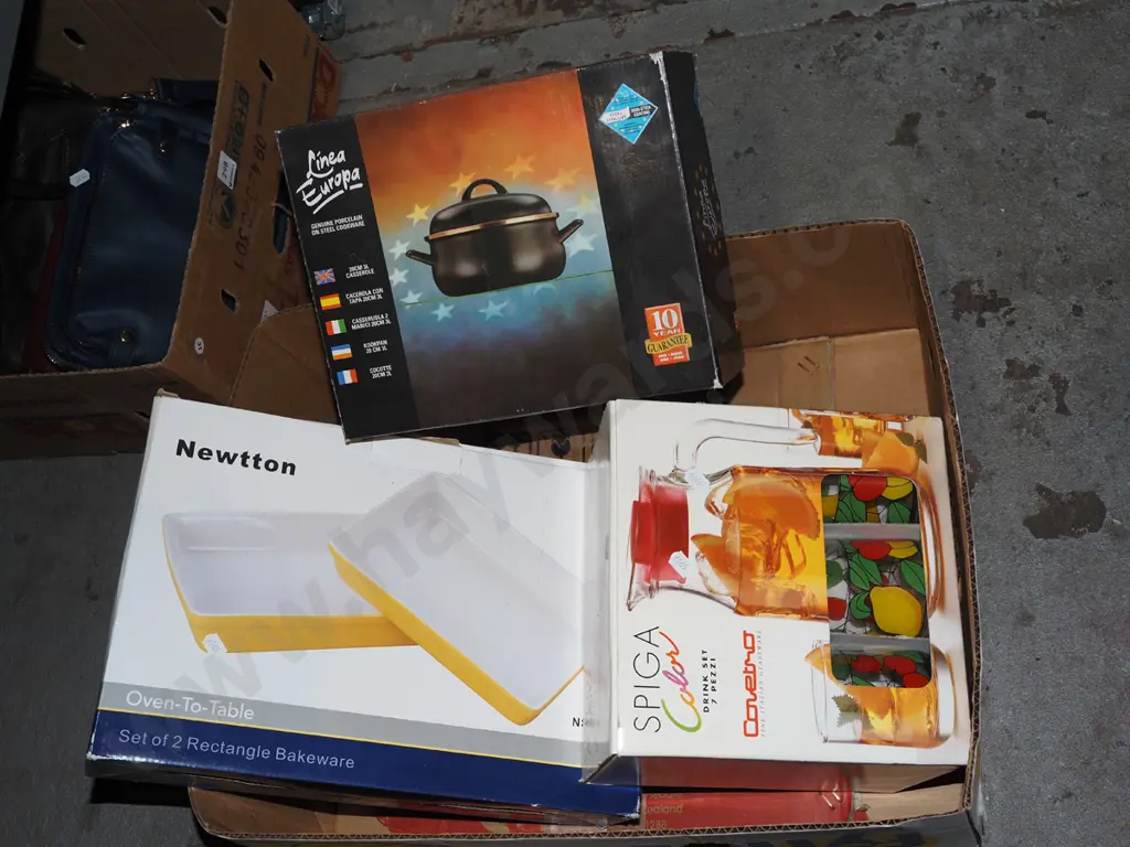 box; water set, small casserole, baking dishes Image 1++
