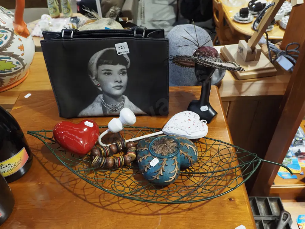 hand bag, jewellery stand, metal basket etc Image 1++