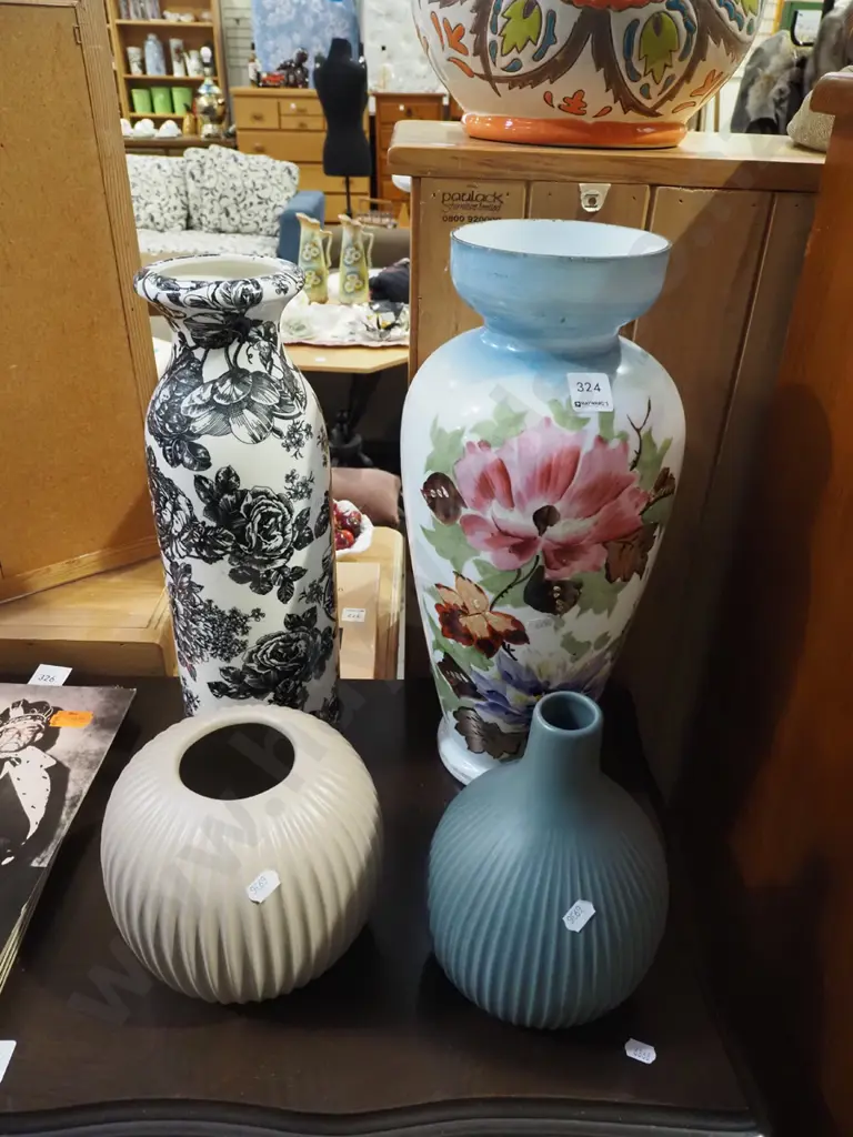 4x assorted vases - 1 is milk glass hand painted H410 Image 1++