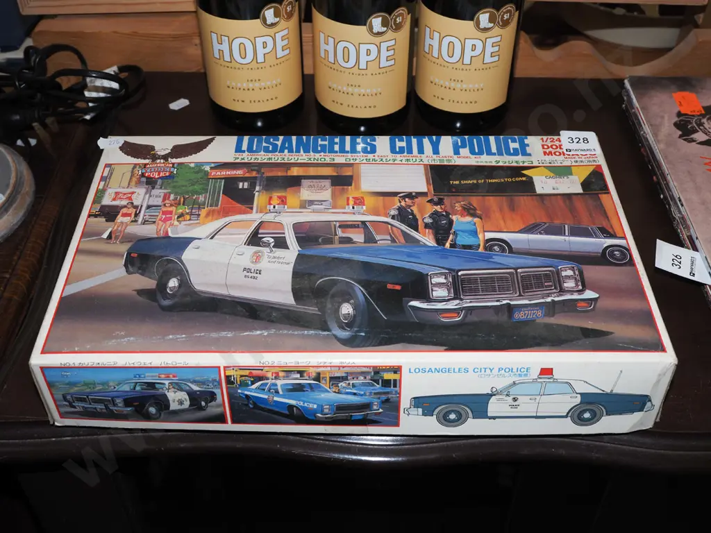 yet to be assembled plastic model kit - Los Angeles police car Image 1++