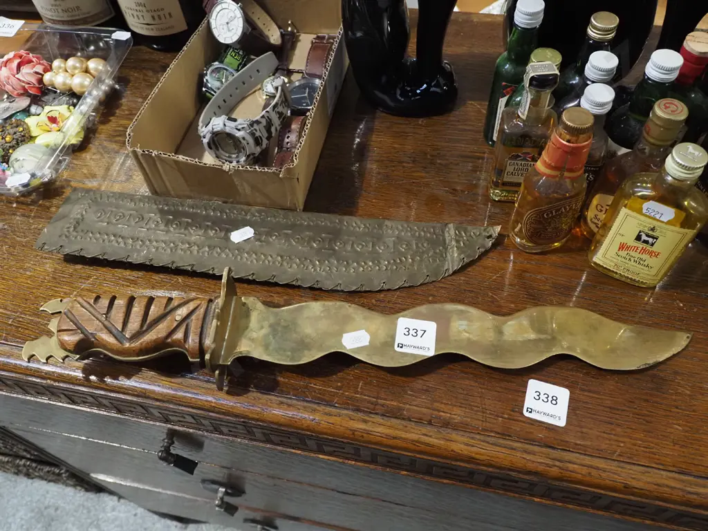 souvenir sword/knife and sheath Image 1++