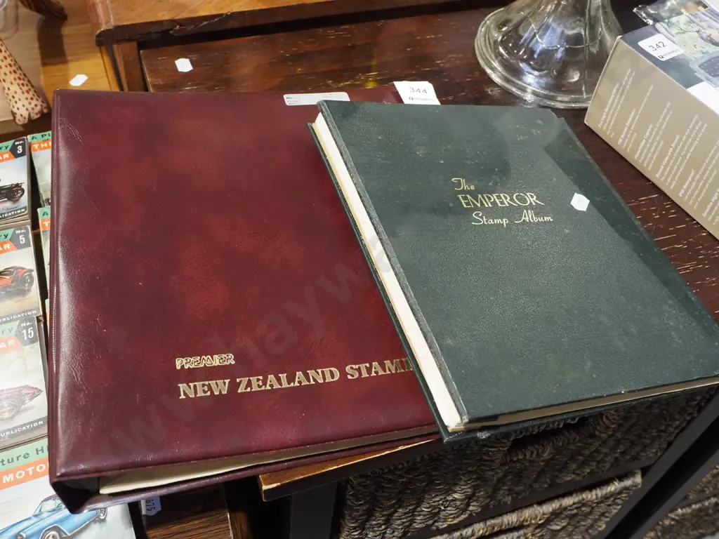 2x stamp albums Image 1++