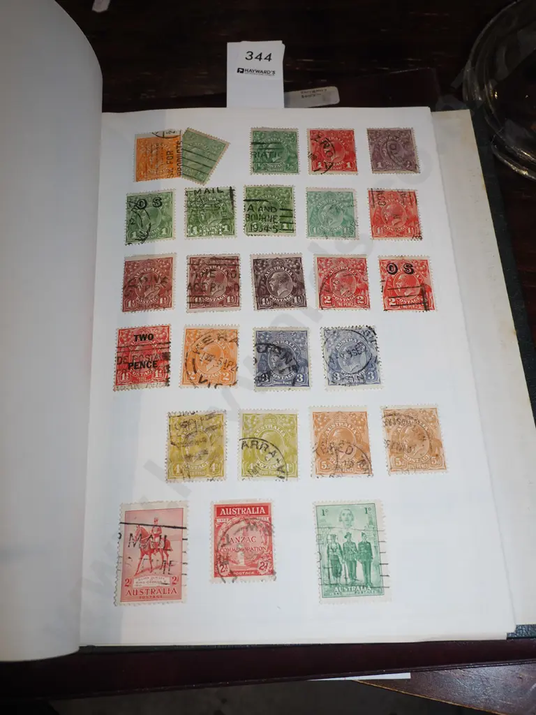 2x stamp albums Image 1++