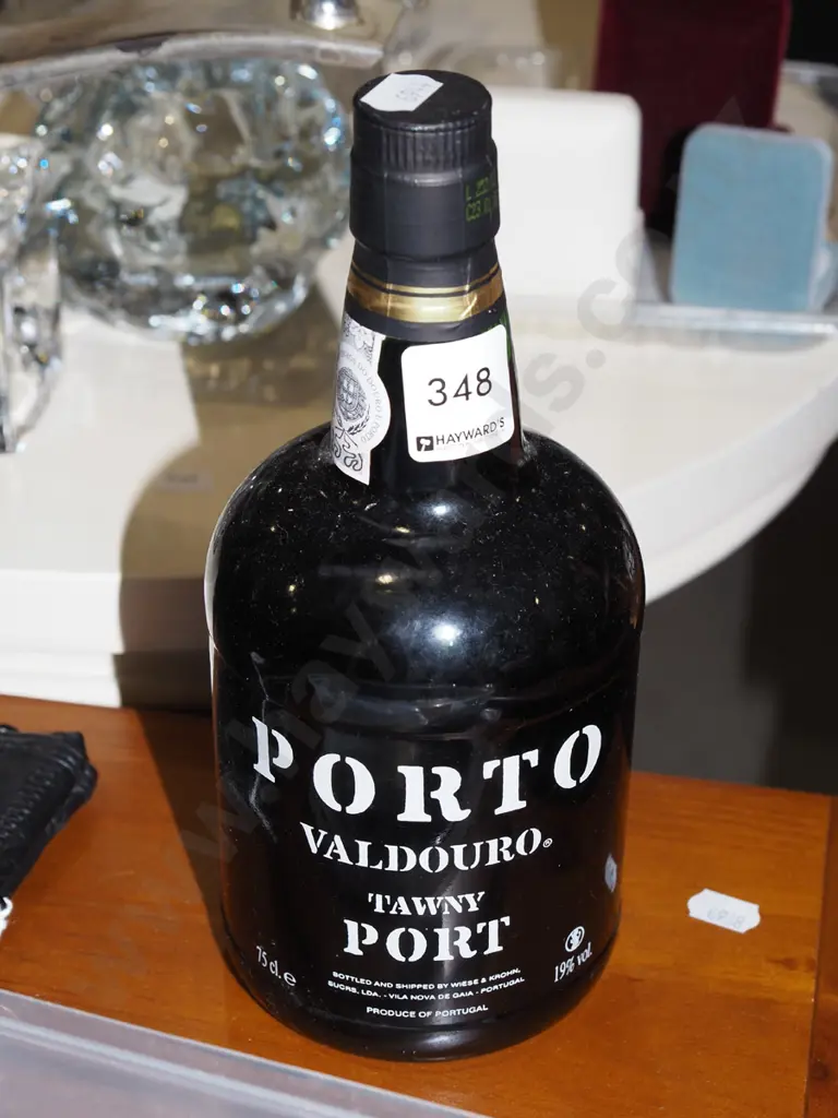 750ml bottle of Poto Tawny port Image 1++