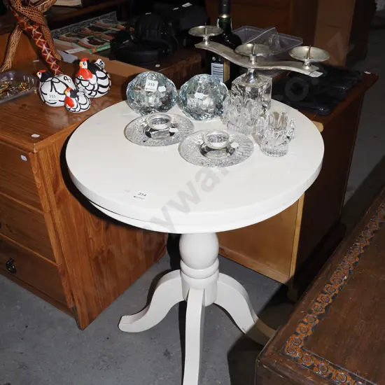 white painted pedestal lamp table H620 W500