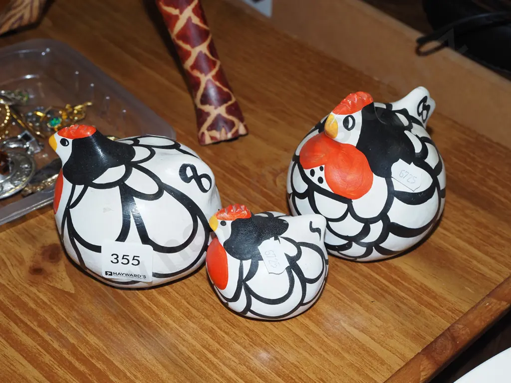 3x painted happy hens Image 1++
