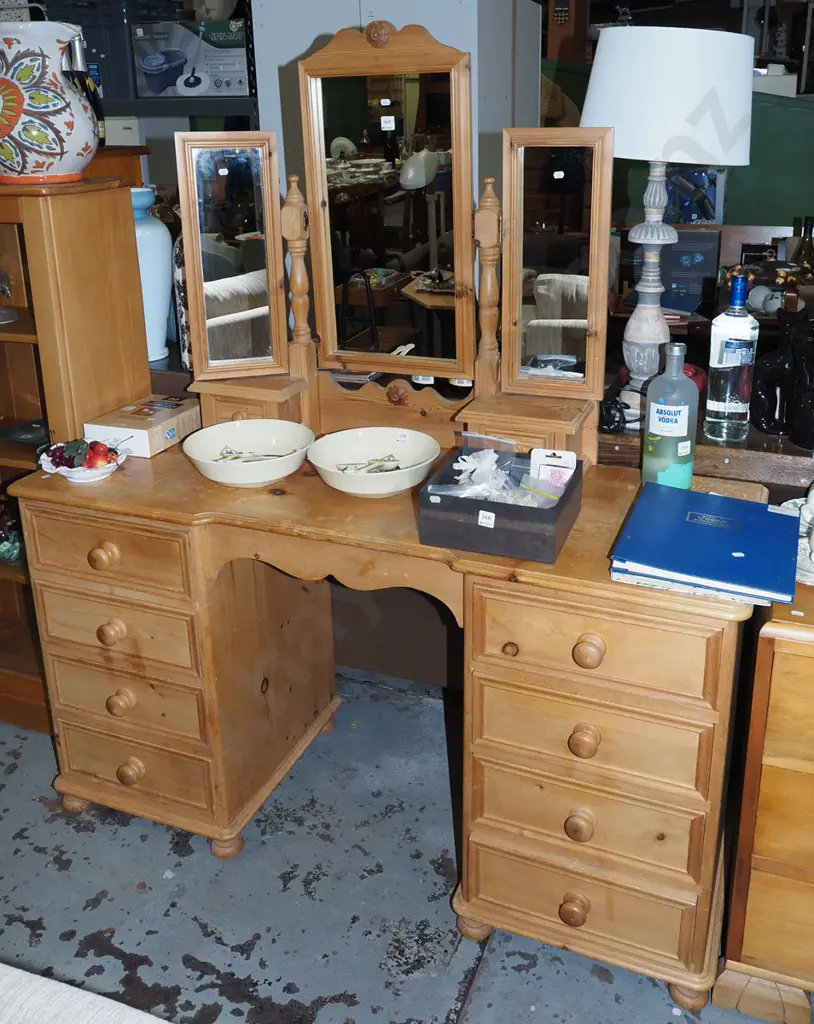 reproduction cedar 10 drawer mirror back dresser with 3x adjustable mirrors - some marks to surface  Image 1++