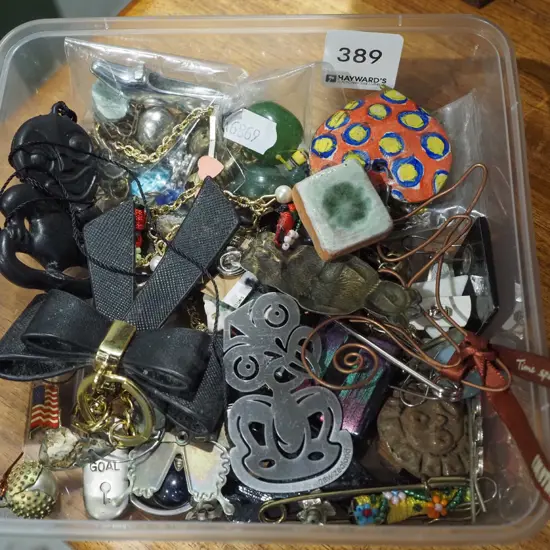 tray of costume jewellery