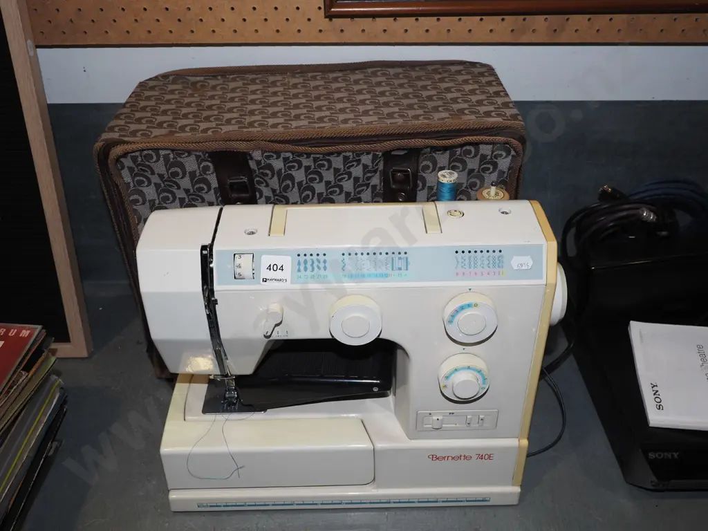 Bernette 740E sewing machine Image 1++