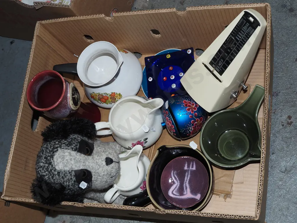 box; toy dog, jugs, metronome etc Image 1++