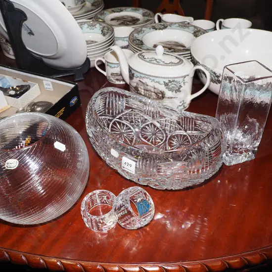 crystal bowls, napkin rings, vase H180
