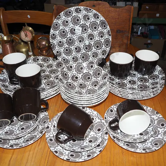 assorted Crown Lynn ironstone geometric patter items; cupo, plates etc