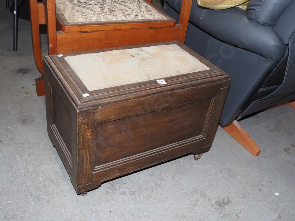 upholstered oak wood box Image 1++