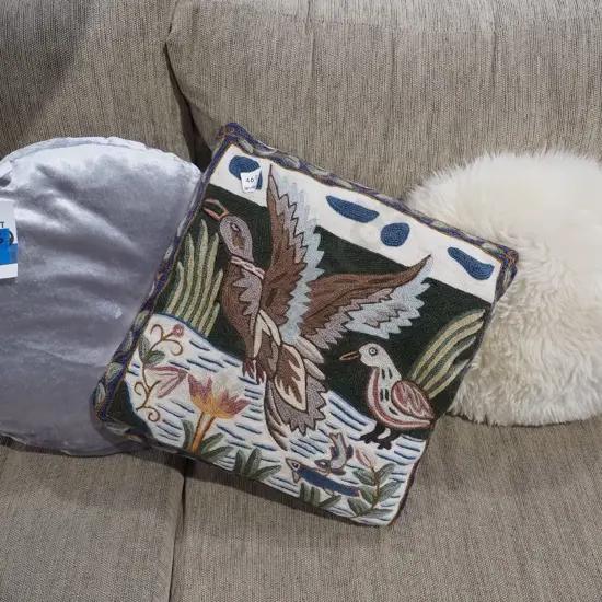 3x cushions