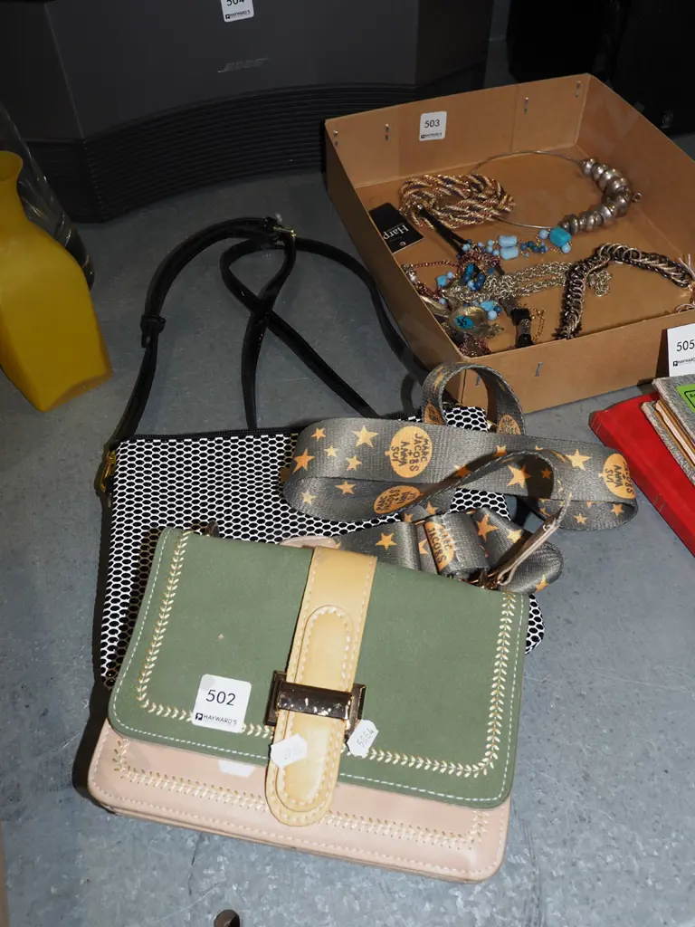 2x hand bags Image 1++