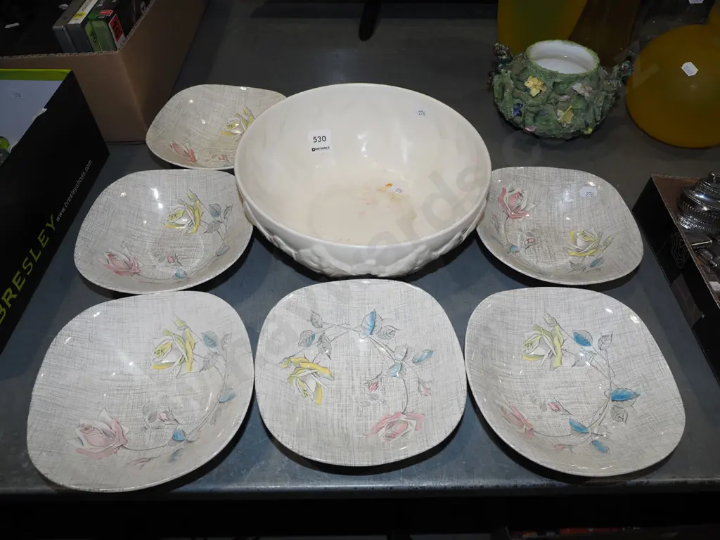 Spode leaf pattern bowl - crack, 6x Meakin rose duet sweet dishes Image 1++