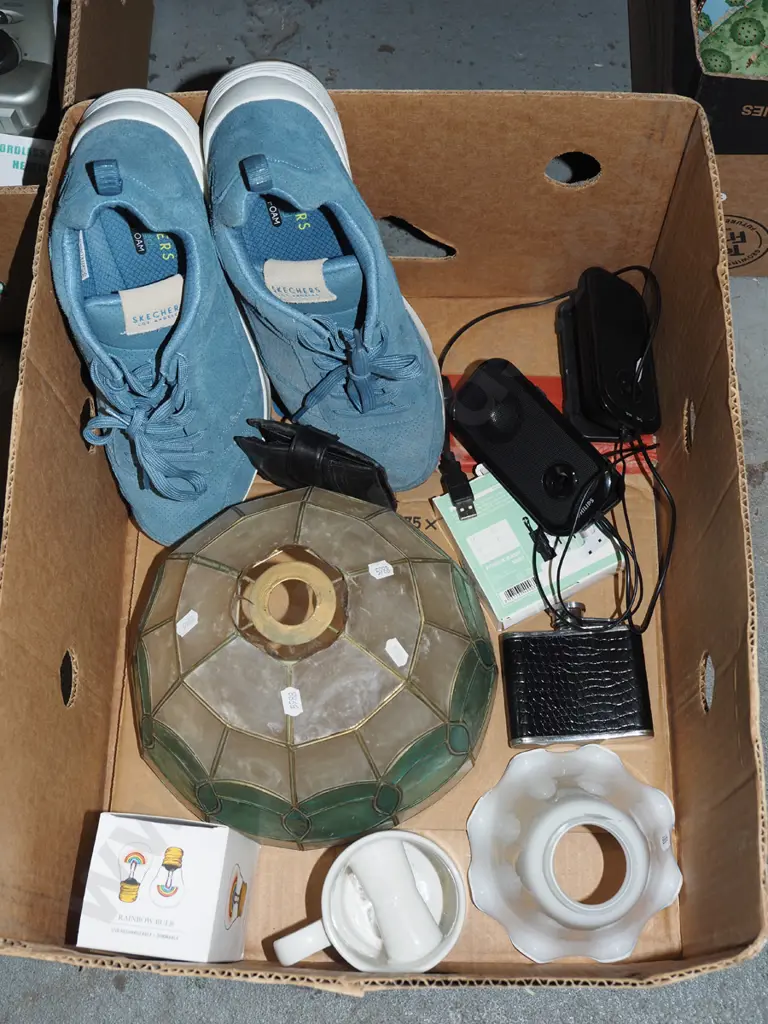 box; shoes, light shades, hip flask, speakers etc Image 1++