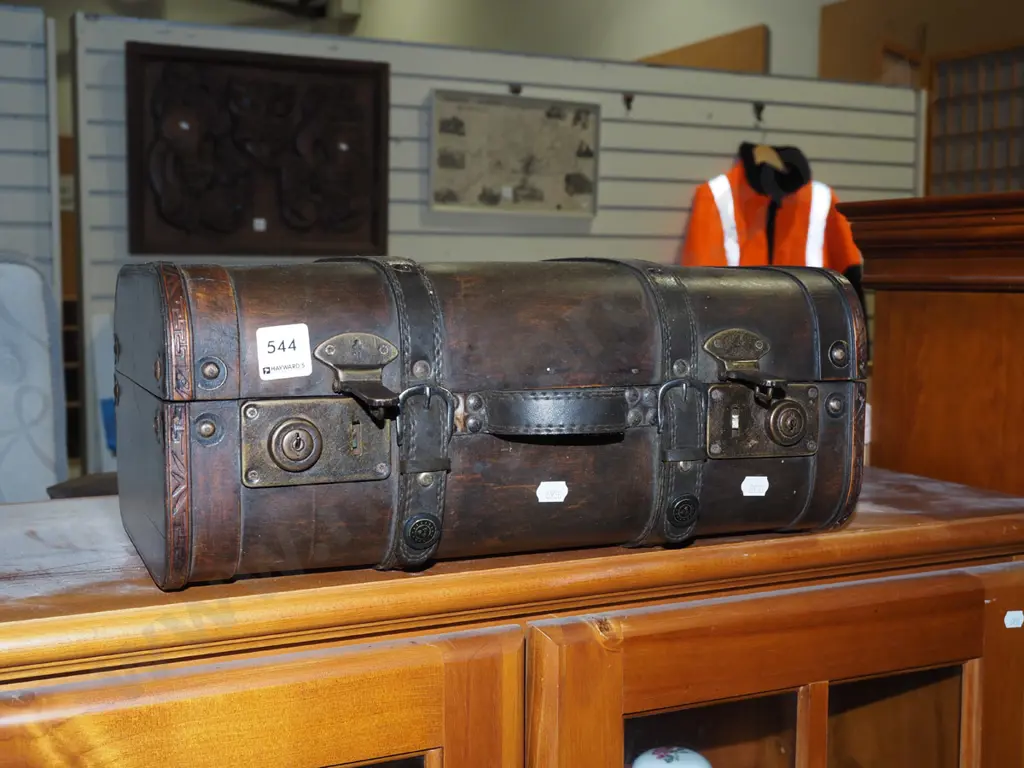 small replica suitcase/storage box W400 Image 1++