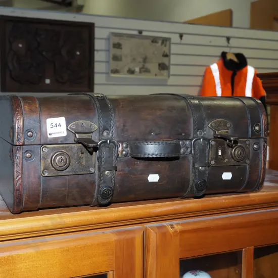 small replica suitcase/storage box W400