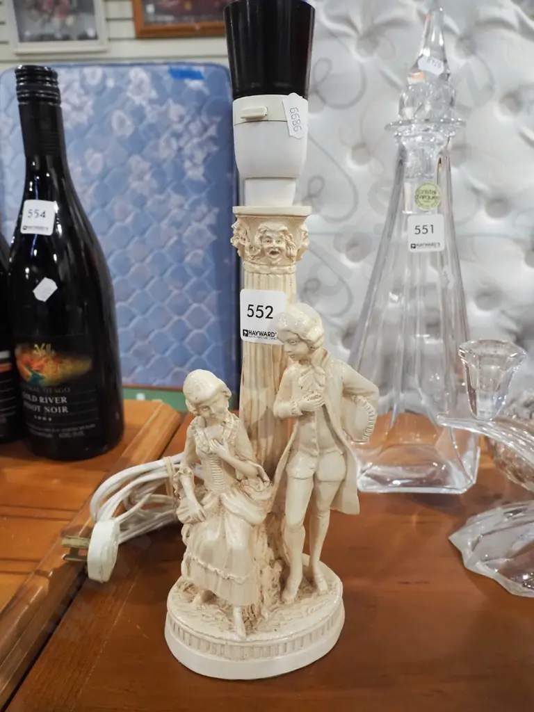figural ceramic table lamp base H300 Image 1++